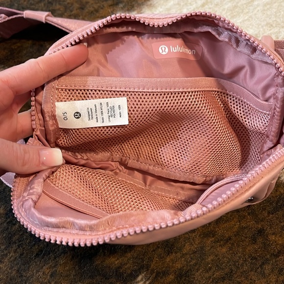 Pink pastel lululemon belt bag - Picture 3 of 4